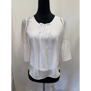 Coquette white half sleeve flowy shirt with bow kids L
Ptp- 17
Length- 21